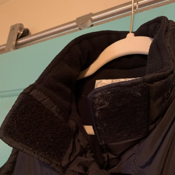 Vest - Picture 4 of 5